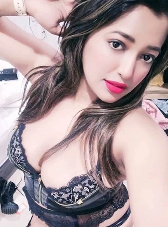 Jammu aged housewife Call Girl